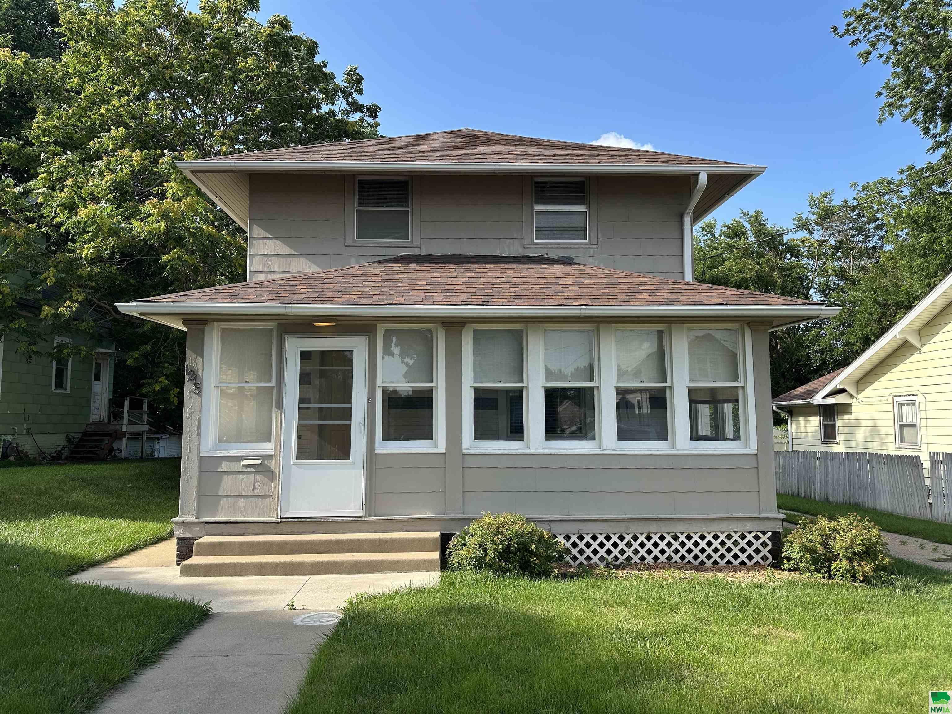 1215 Hill Ave  Sioux City IA 51104 photo