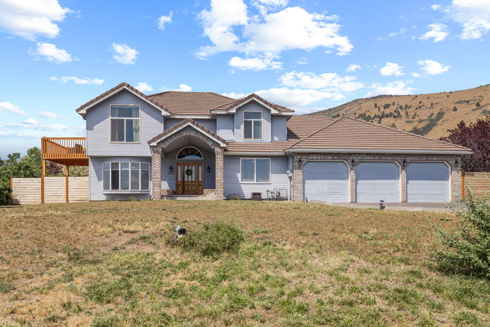Property Photo: 5749 Basin View Drive OR 97603