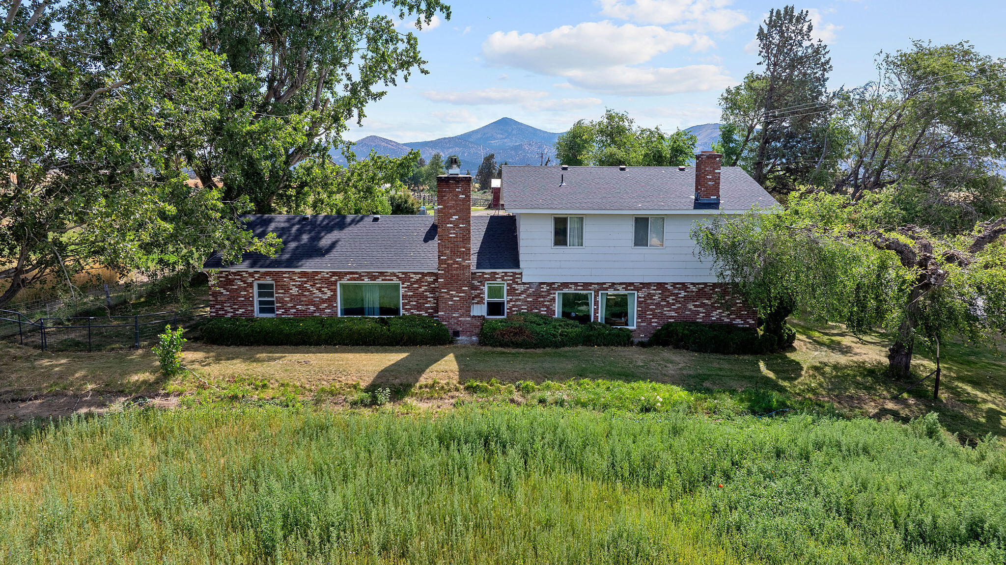 Property Photo: 3422 SW Park Lane Lane OR 97734