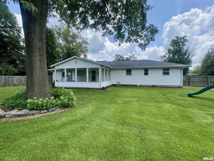Property Photo:  11 W Oak Park Street  IL 62801 
