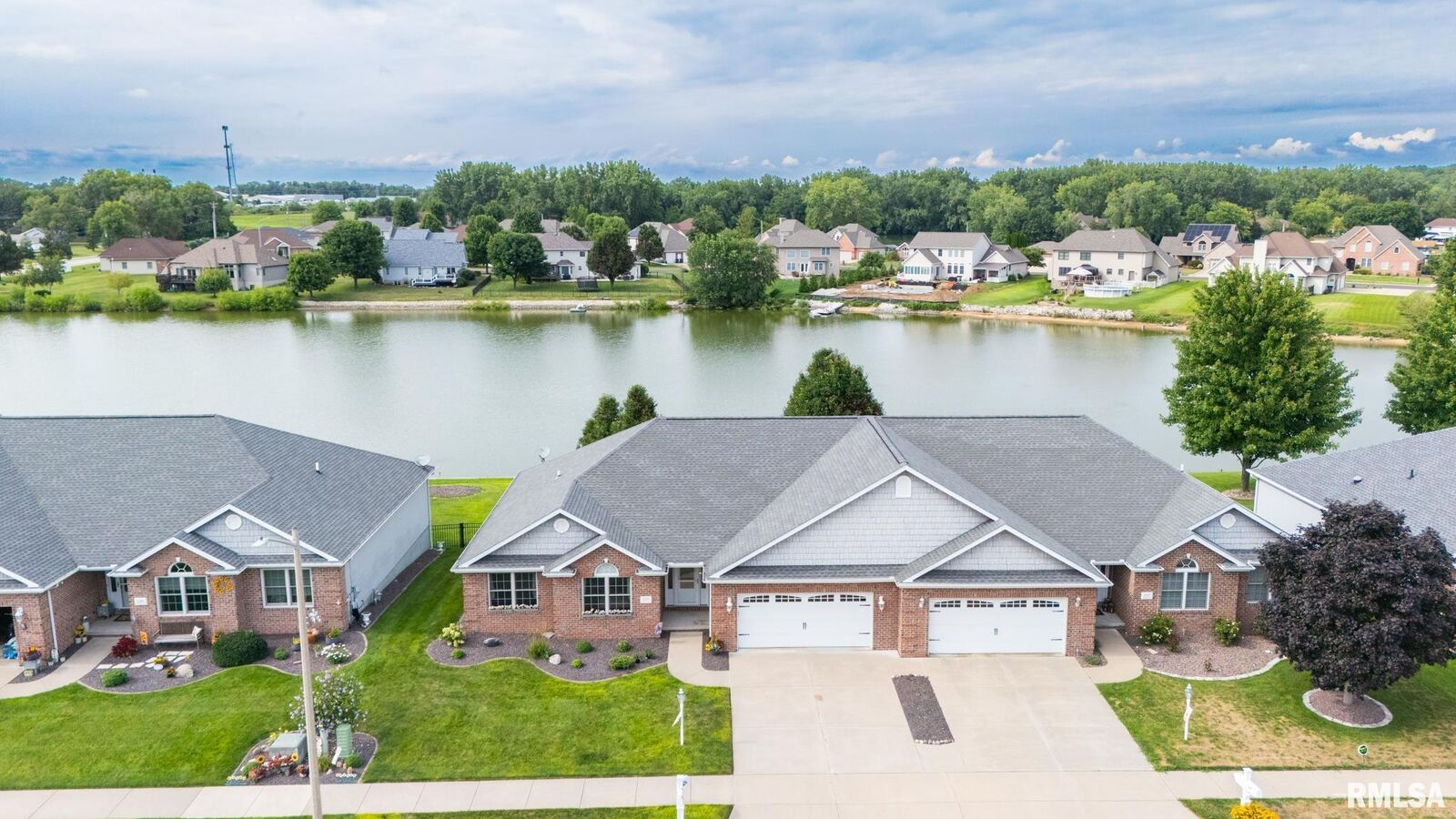 Property Photo:  1505 Remington Road  IL 61554 