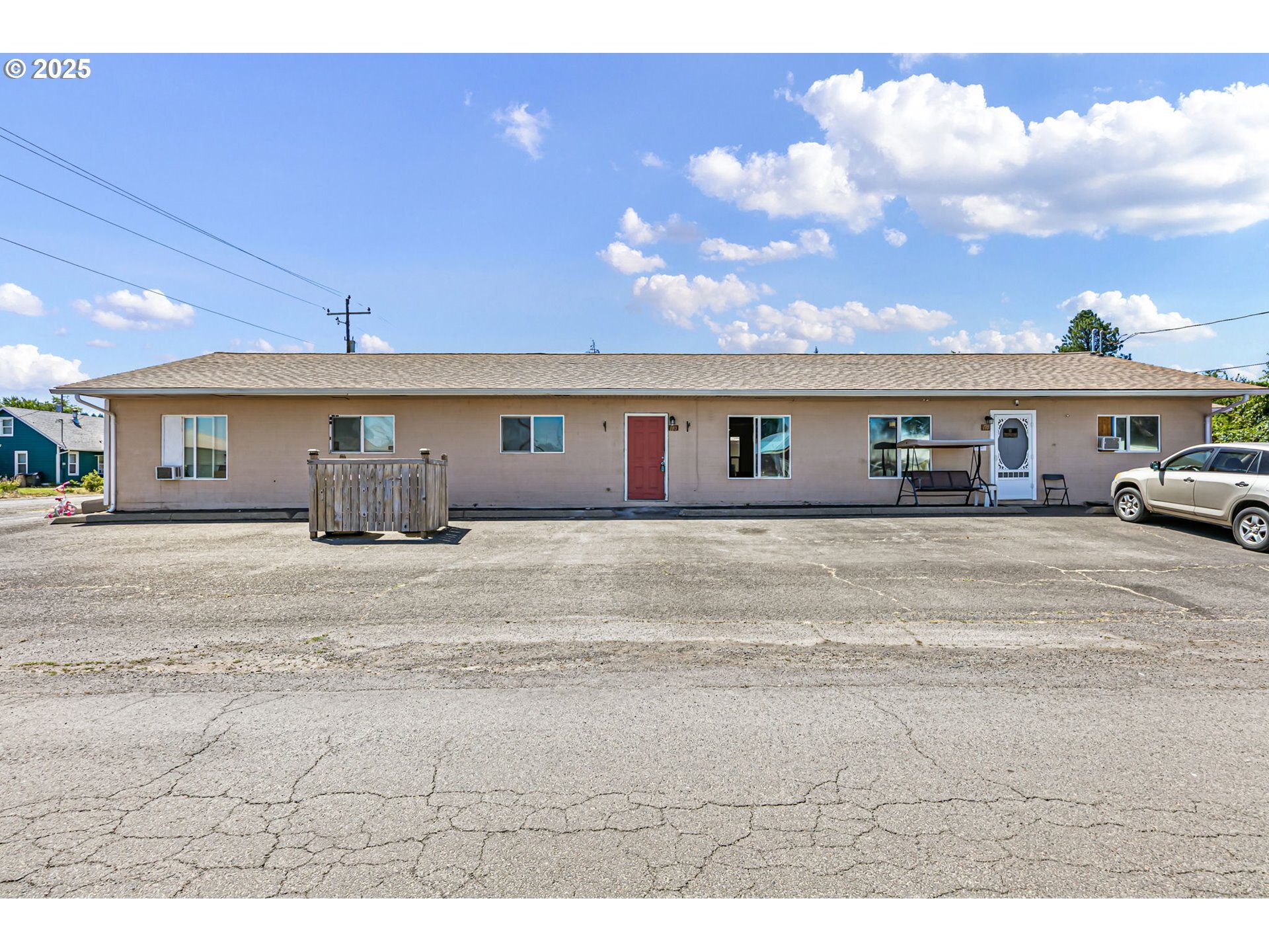 Property Photo:  170 S 7th St  OR 97456 