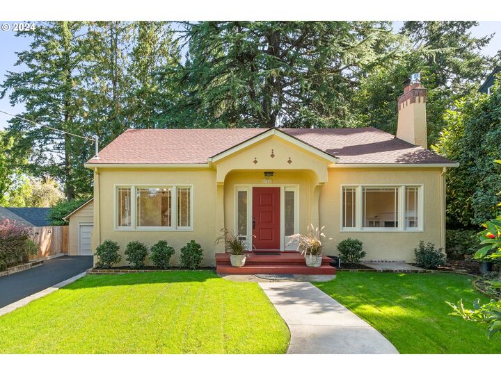 Property Photo: 8922 SW Capitol Hwy OR 97219