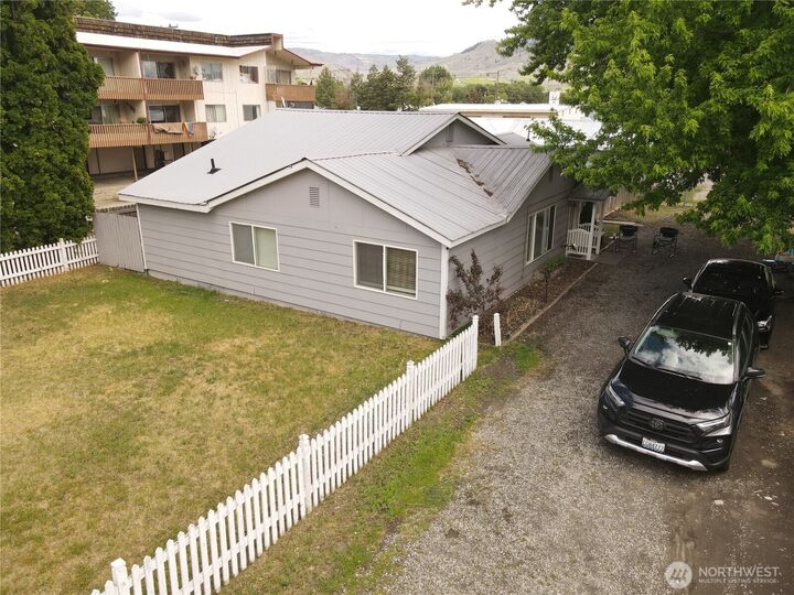 Property Photo:  1513  Ironwood Street  WA 98844 