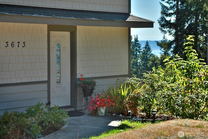 Property Photo: 3673 Kingston Court WA 98236