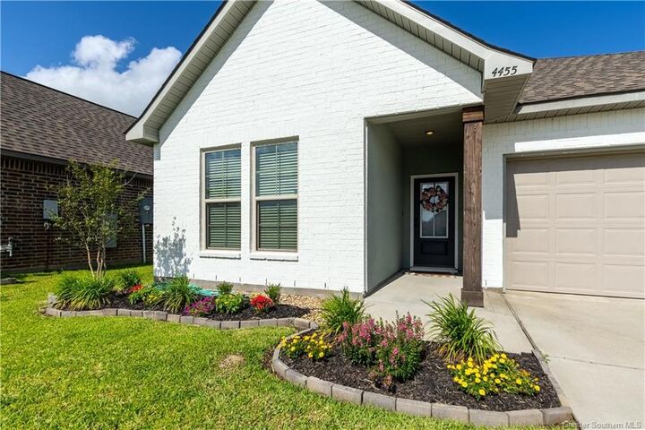Property Photo: 4455 Lakes Edge Drive LA 70607