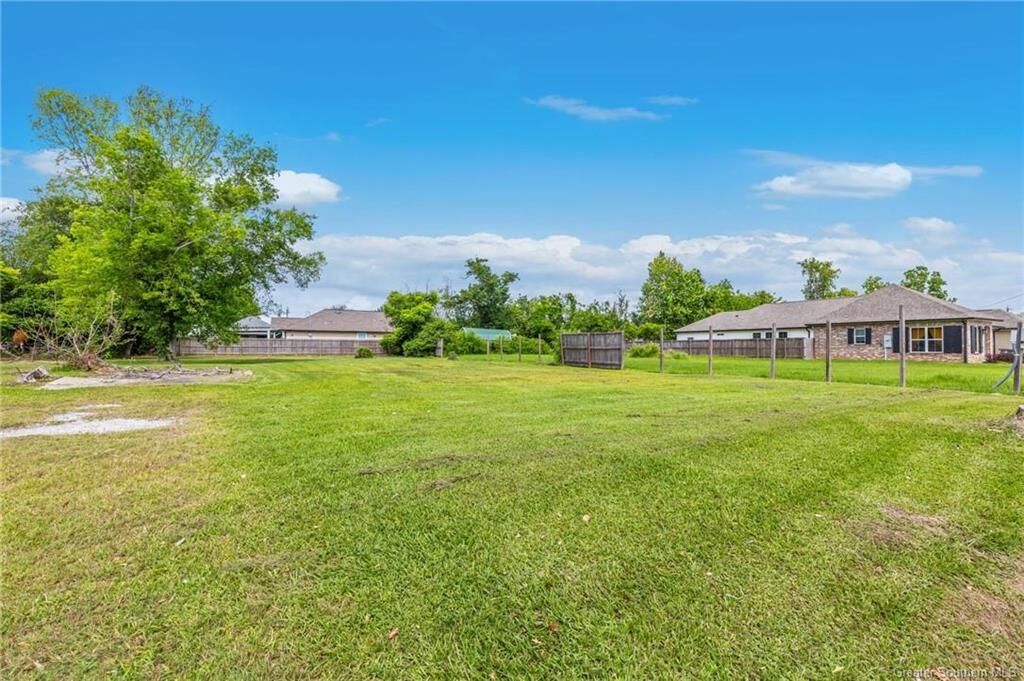 Property Photo: 2930 Hodges Street A LA 70601