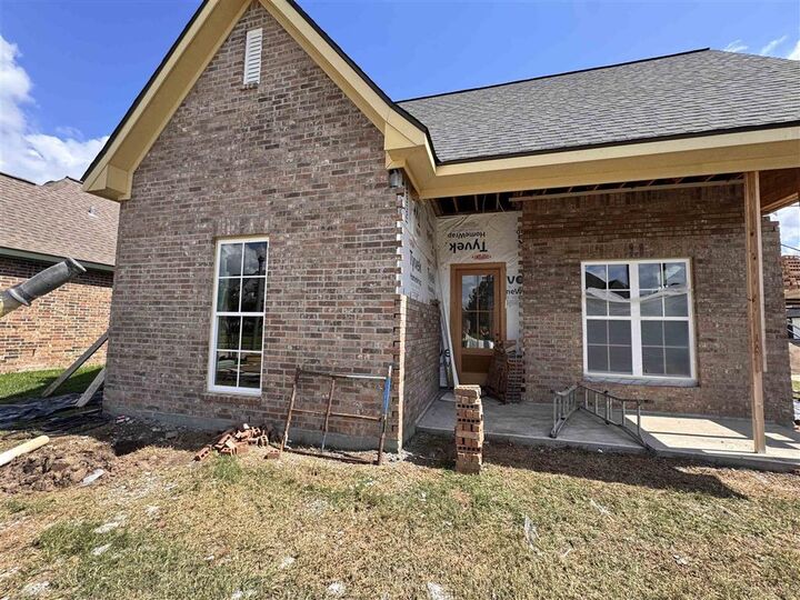 Property Photo: 5839 Weeping Willow Drive LA 70605