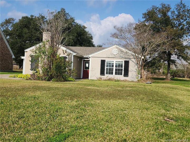 806 Holly Street  Lake Charles LA 70601 photo