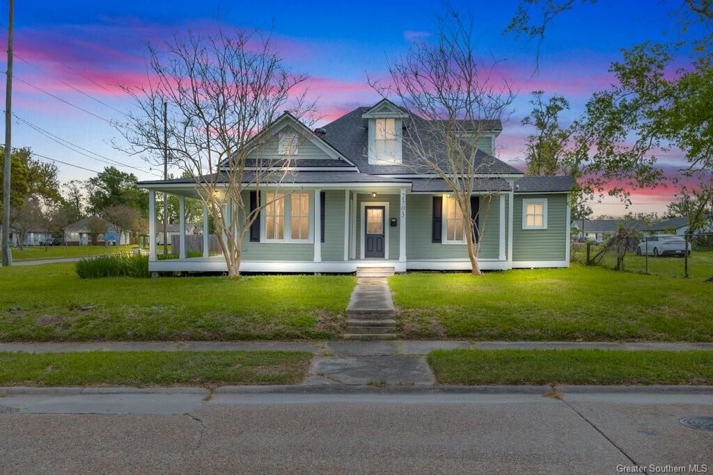 Property Photo: 2303 Creole Street LA 70601
