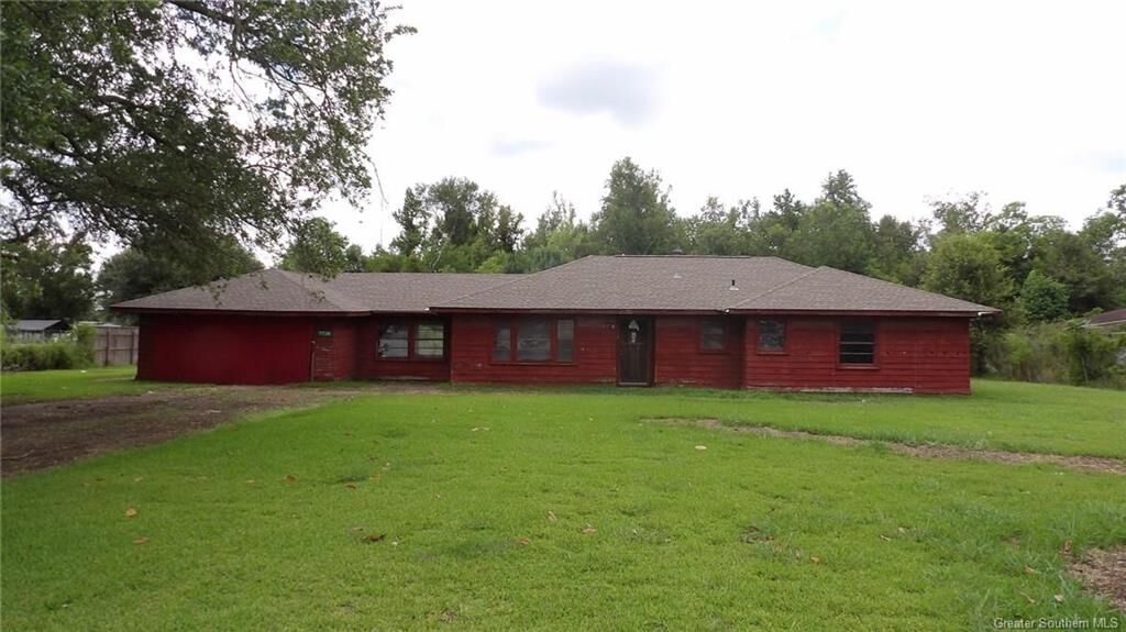 Property Photo: 7738 Highway 90 Highway LA 70615