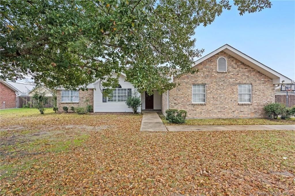 Property Photo: 5710 Barrett Lane LA 70605
