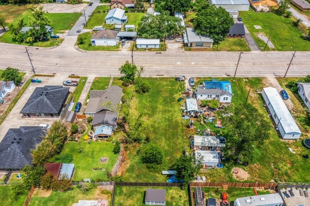 Property Photo: 309 Cypress Street LA 70663