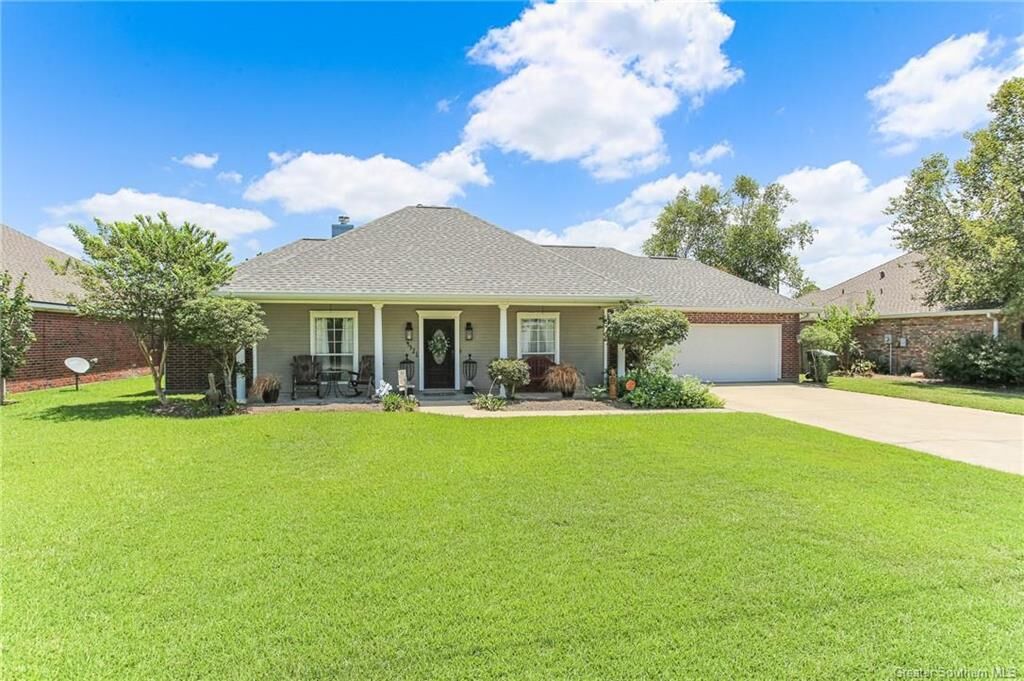Property Photo: 4521 Shelly Lane LA 70605