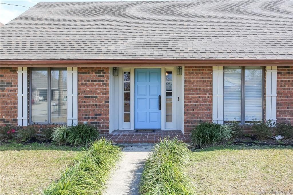 Property Photo:  1308 S Rue Des Chene S  LA 70669 