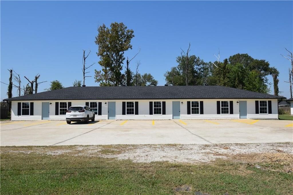 Property Photo: 1840 Monaghan Drive LA 70605