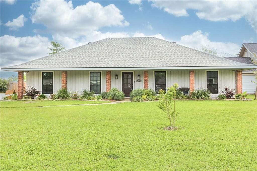 Property Photo: 2074 Louise Street LA 70663