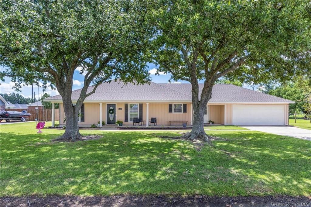 Property Photo: 6723 Bonne Meadow Lane LA 70605