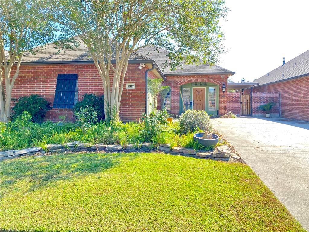 Property Photo:  2817 N Locke Point Drive N  LA 70605 