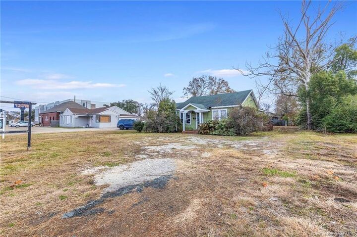 Property Photo:  518 E College Street E  LA 70605 