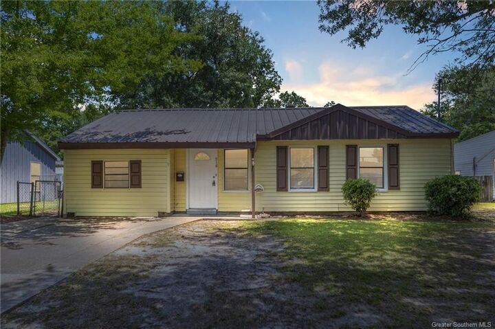 Property Photo: 516 Morningside Drive LA 70605