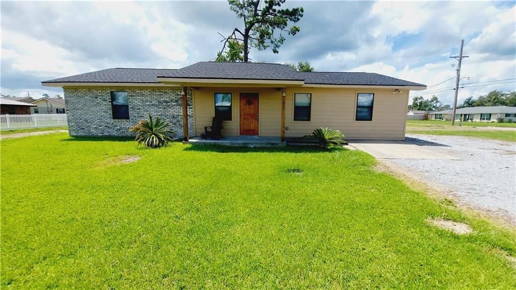 Property Photo:  1605 Clarence Street  LA 70669 