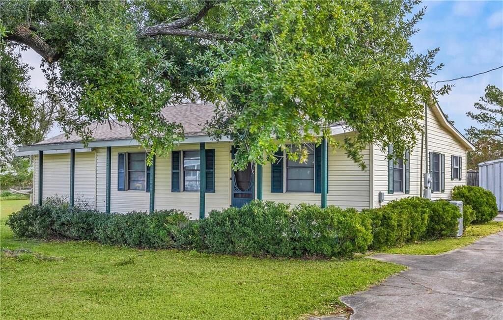 Property Photo: 4133 Russell Street LA 70665