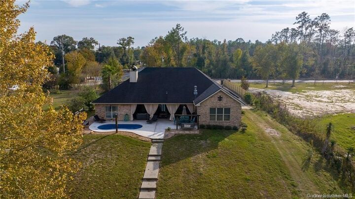 Property Photo:  902 Hollis Road  LA 70669 