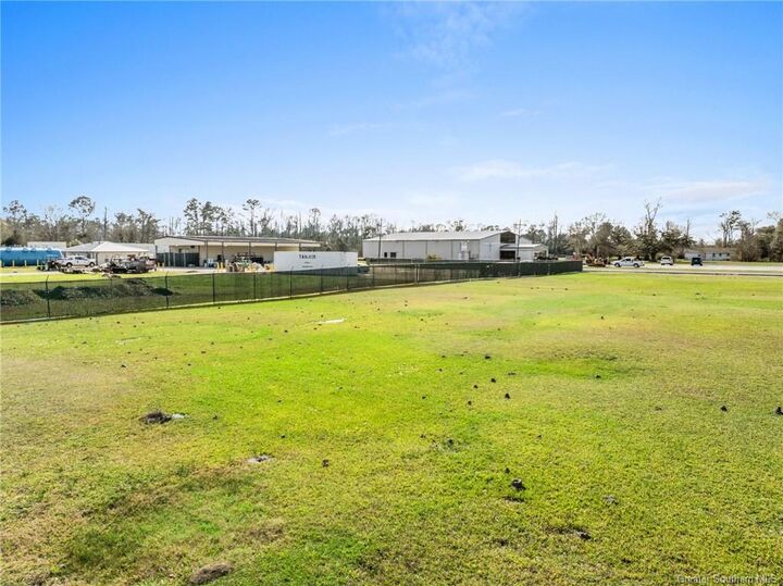 Property Photo: 243 Tommys Lane LA 70615