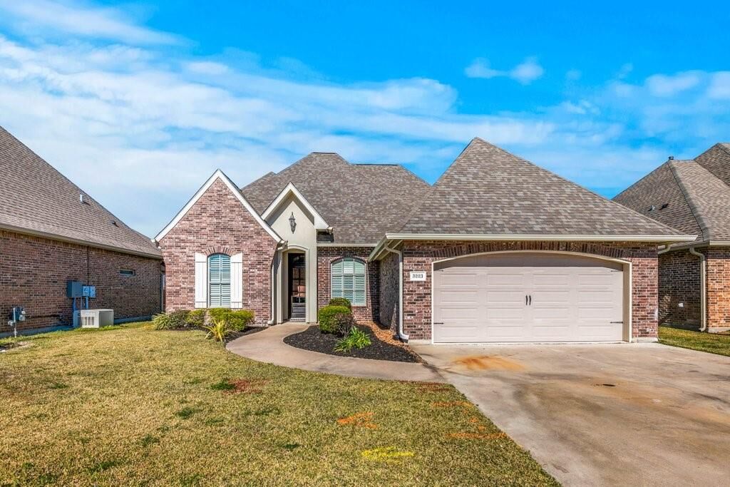 Property Photo:  3223 Fairwood Lane  LA 70607 