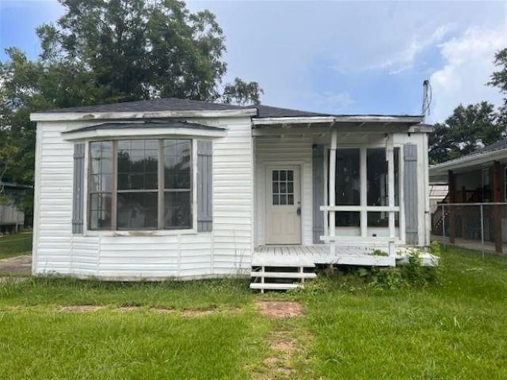 Property Photo:  1708 6th Street  LA 70601 