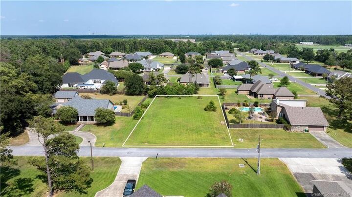 Property Photo:  1306 Kingfisher Street  LA 70663 