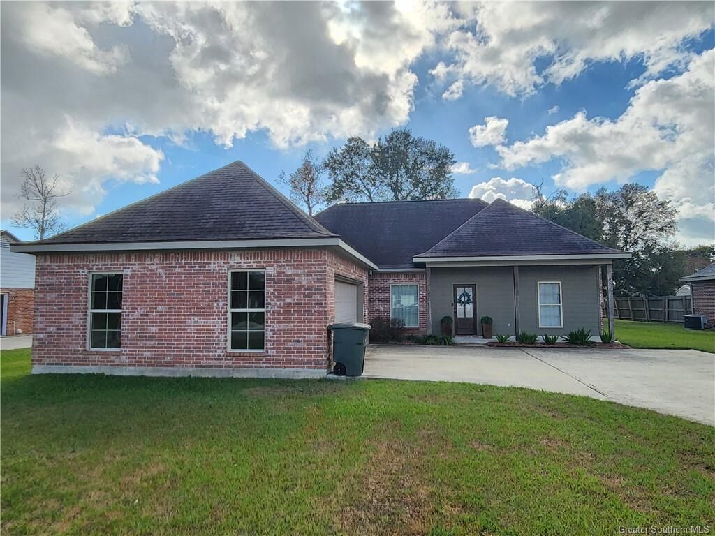 Property Photo: 2629 Park Drive LA 70605