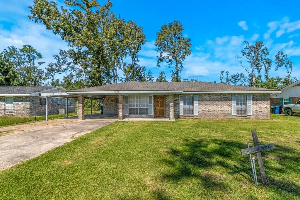 Property Photo:  2202 N Rose Park Avenue N  LA 70663 