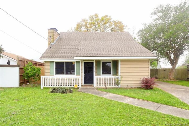 Property Photo:  4272 Holly Hill Court  LA 70605 