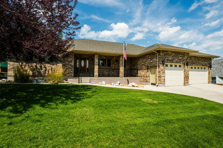 Property Photo:  507 Park View Boulevard  WY 82801 