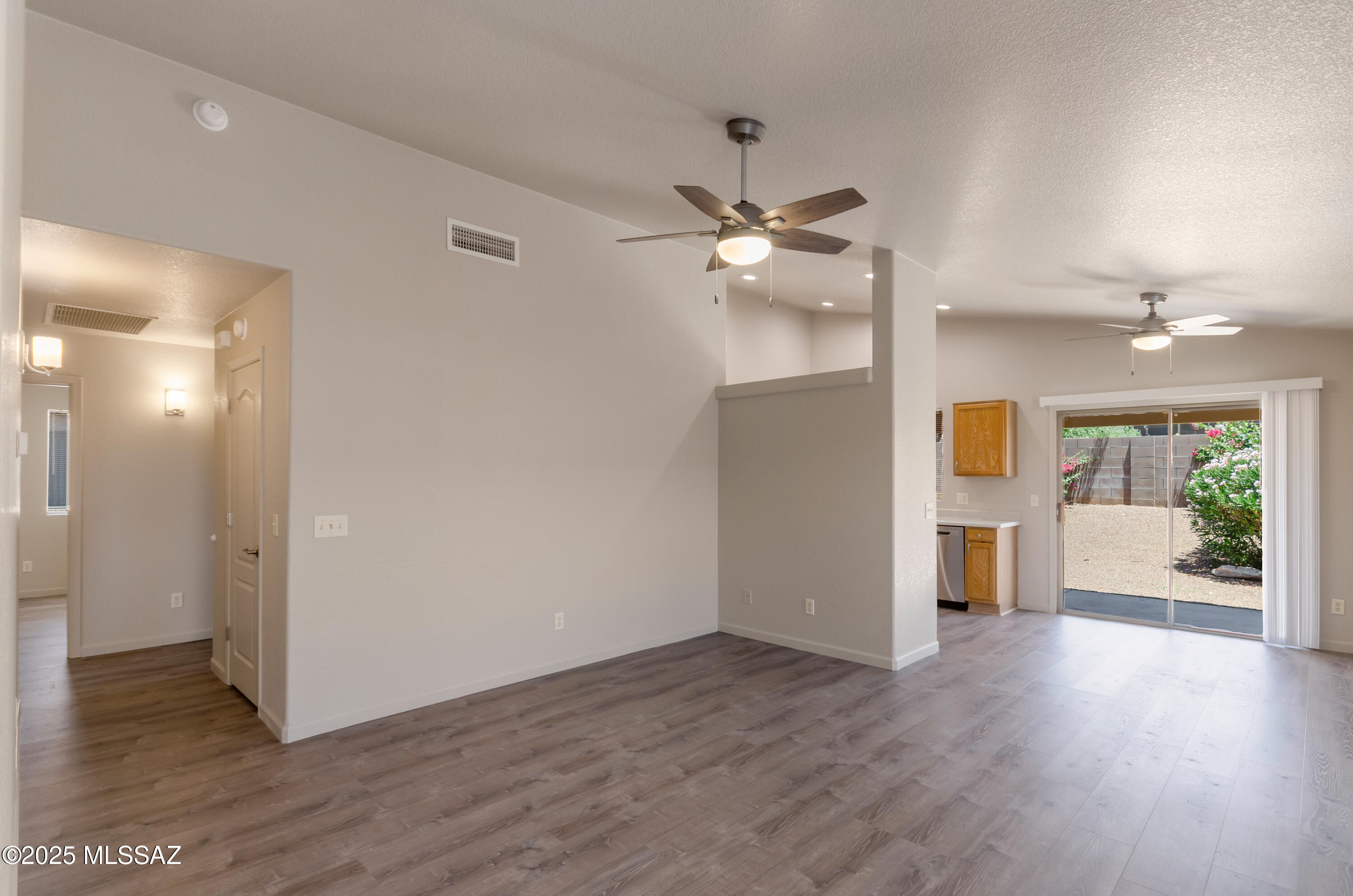 Property Photo: 2886 W Simplicity Drive AZ 85741