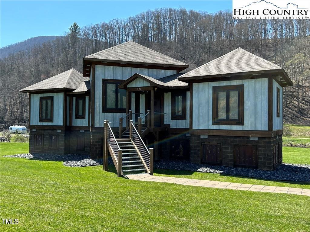 Property Photo: 972 W Deep Ford Road NC 28643