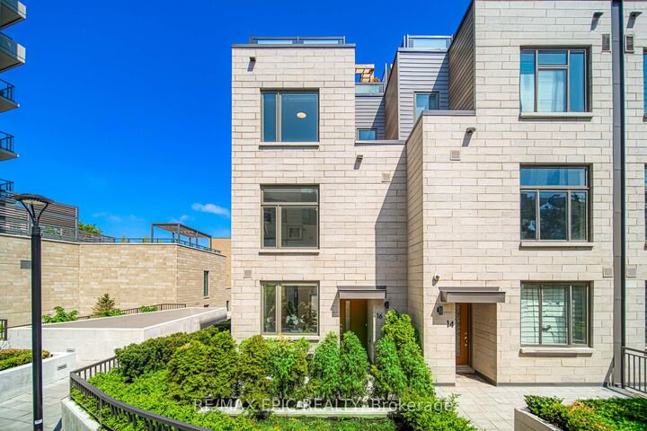 Property Photo: 165 Pears Avenue Th16 ON M5R 0C1