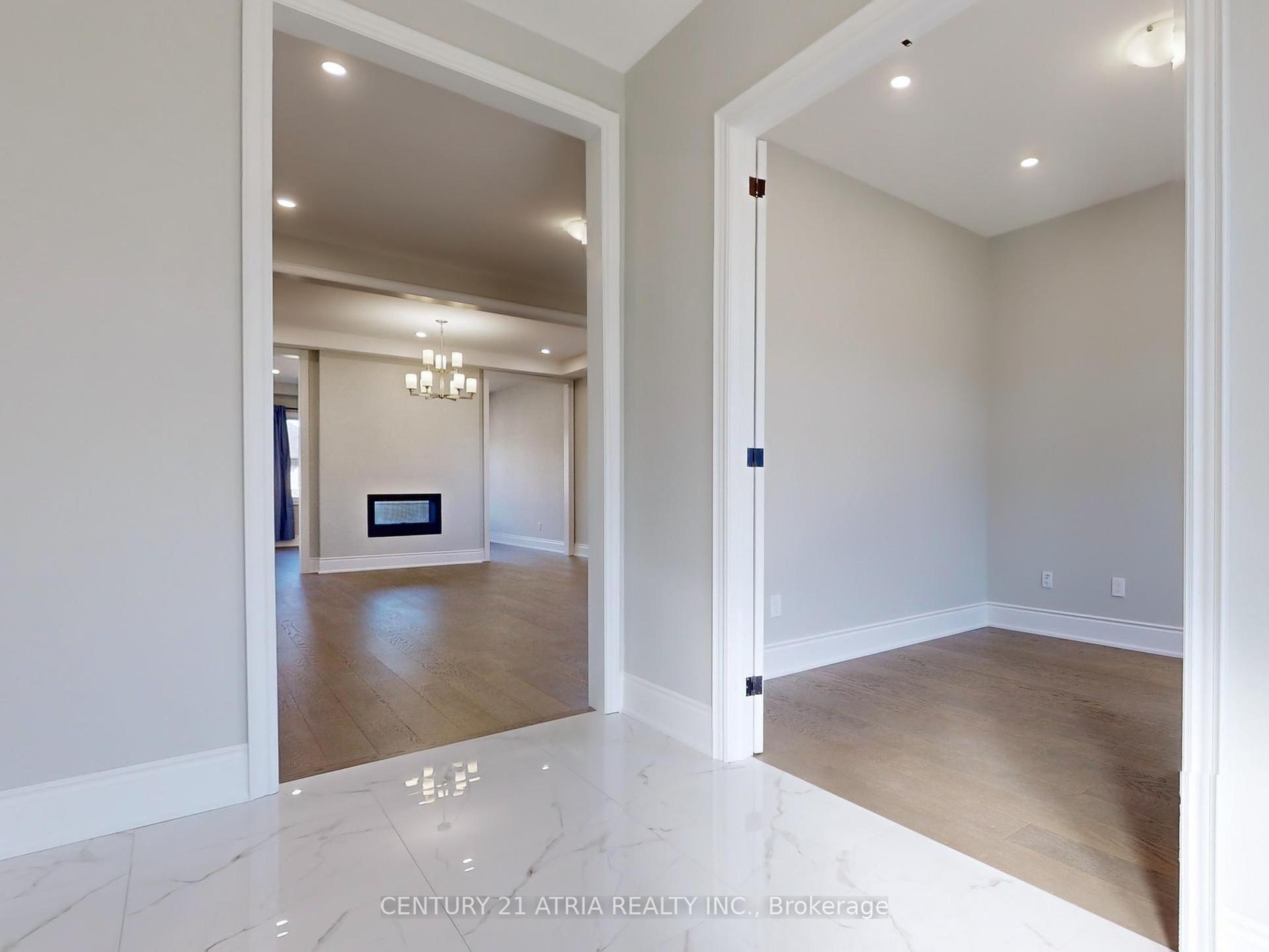 Photo de la propriété: 233 Conklin Crescent ON L4G 0Z4