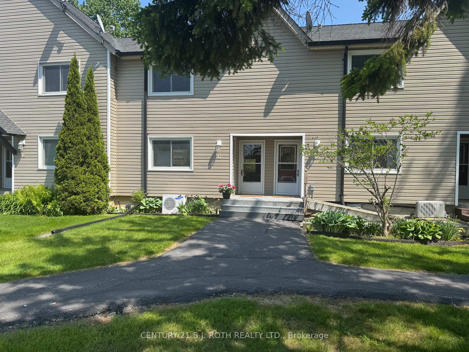 Property Photo: 51 Laguna Parkway 17 ON L0K 1B0