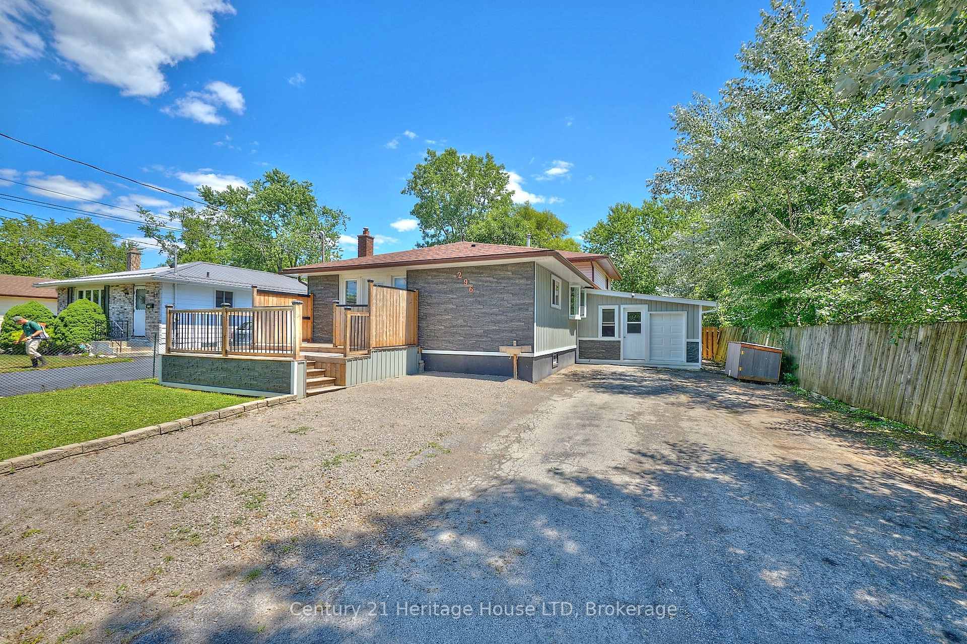 296 Rose Avenue  Fort Erie ON L2A 4M1 photo