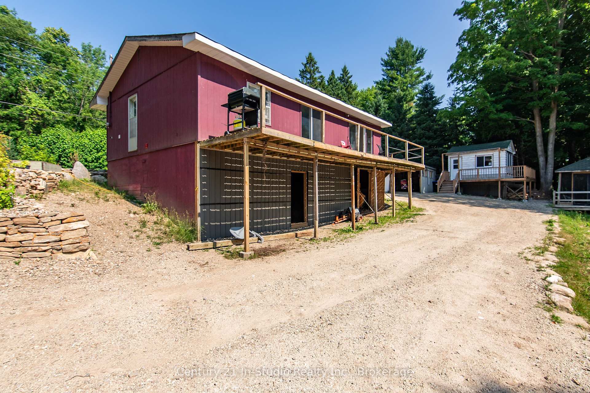 Photo de la propriété:  8355 County 9 Road  ON L0M 1G0 