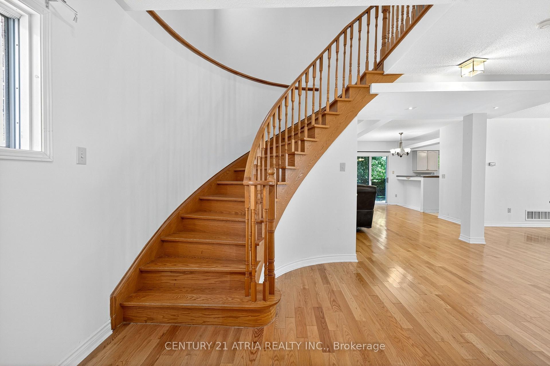 Property Photo:  135 Larratt Lane  ON L4C 0E6 