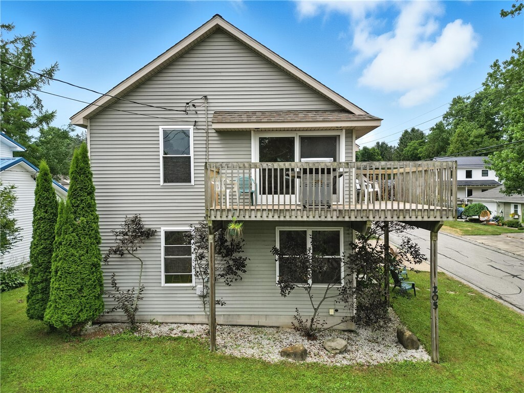 Property Photo:  205 Washington Street  PA 16412 