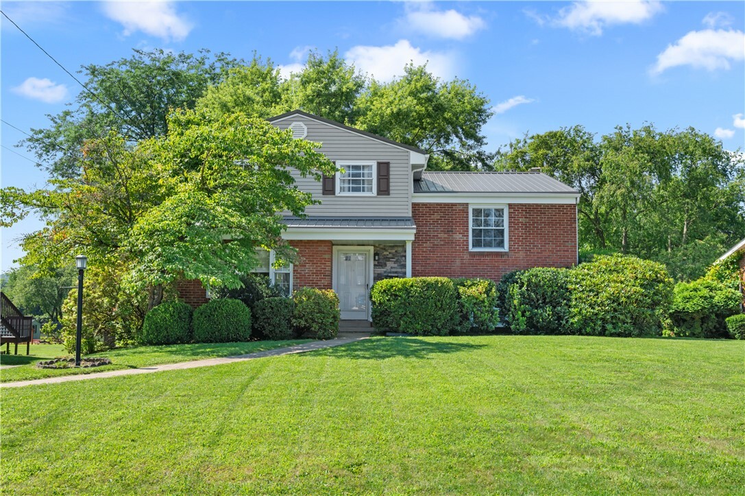 Property Photo: 307 McWilliams Dr PA 15065