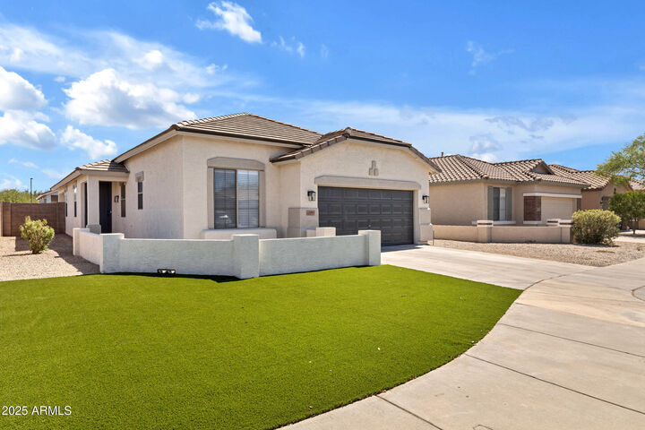 Property Photo:  20991 E Desert Hills Boulevard  AZ 85142 