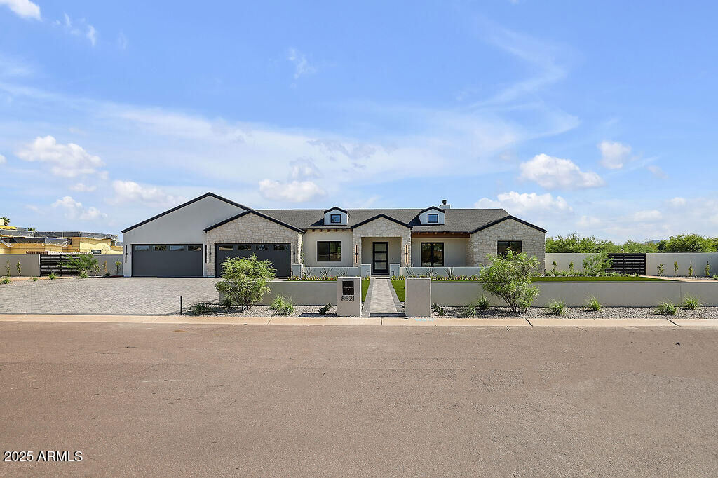 Property Photo: 8521 E Desert Cove Avenue AZ 85260