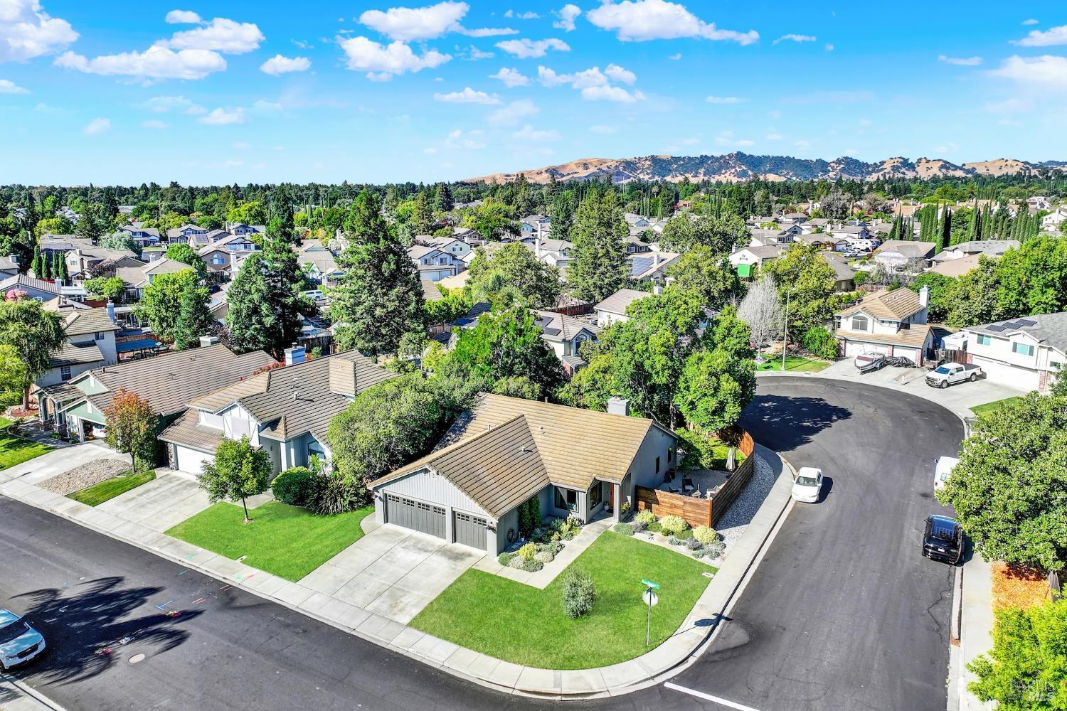 Property Photo: 748 Notre Dame Drive CA 95687