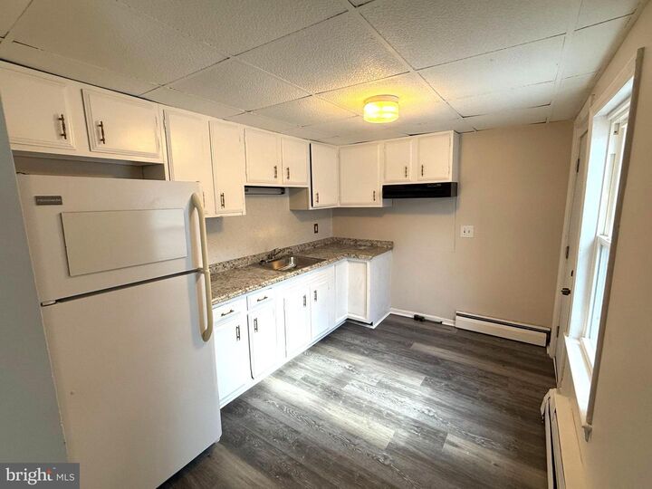 Property Photo:  313 E Pine Street 2nd Floor  NJ 08332 